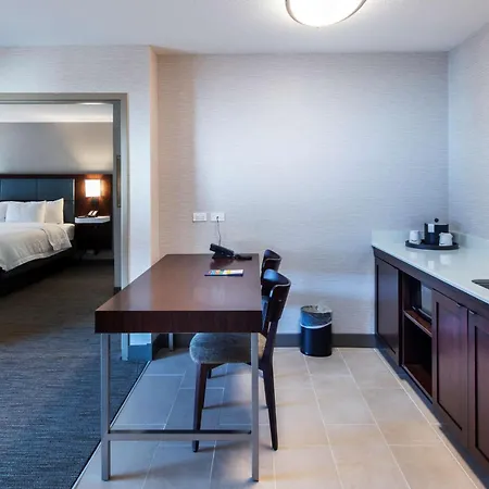 Hampton Inn & Suites Lincolnshire