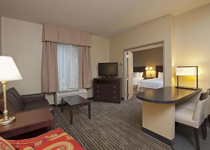 Hampton & Hotel