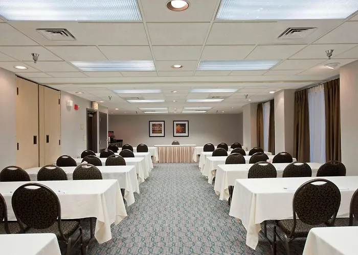 Hotel Hampton &