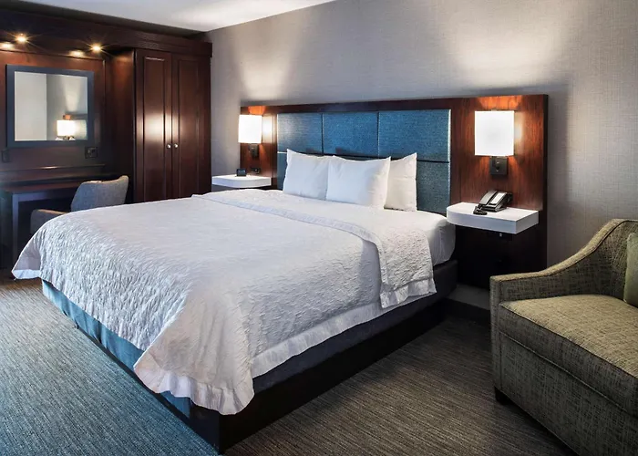 Hampton & Hotel 3*