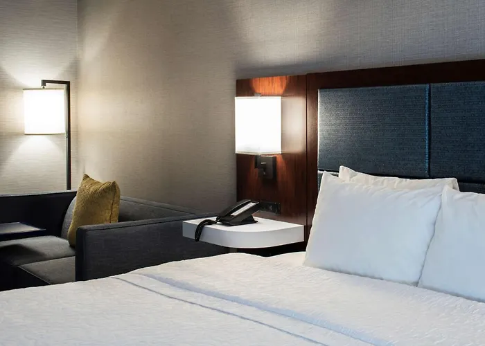 Hotel Hampton & 3*