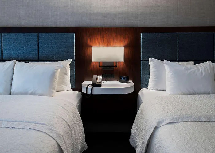 Hotel Hampton & 3*