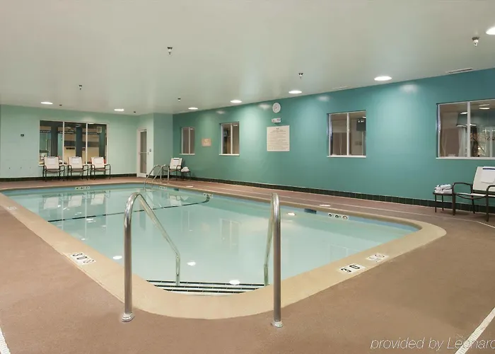 Hampton & Hotel 3*